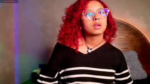 lara_curly online show from March 31, 10:26 am