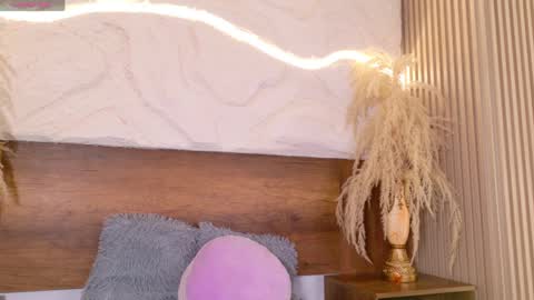 lara_curly online show from April 9, 9:58 am