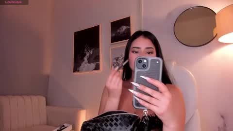 Snapshot of lara_madisson chatting on June 4, 5:02 am Lara Madisson online show from June 4, 5:02 am