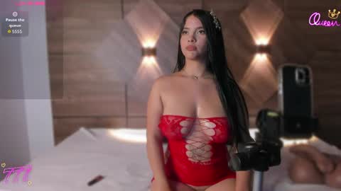 Lara Petit online show from July 12, 11:29 pm