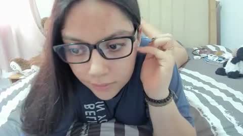 Snapshot of laracamille chatting on February 27, 9:47 pm lara online show from February 27, 9:47 pm