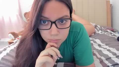 Snapshot of laracamille chatting on March 3, 9:15 pm lara online show from March 3, 9:15 pm