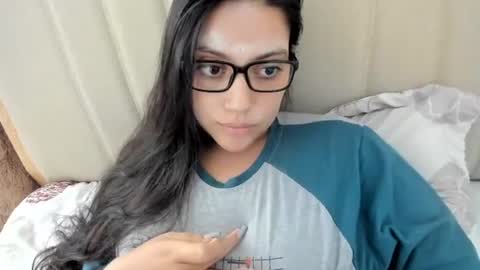 Snapshot of laracamille chatting on November 7, 6:41 pm lara online show from November 7, 6:41 pm