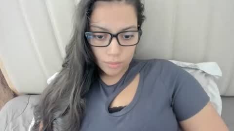 Snapshot of laracamille chatting on November 26, 12:28 pm lara online show from November 26, 12:28 pm