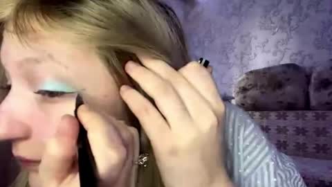 Lily online show from April 16, 7:09 am