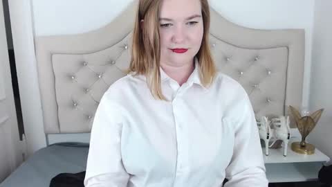 Snapshot of laraflirt chatting on December 8, 4:07 pm LaraFlirt online show from December 8, 4:07 pm