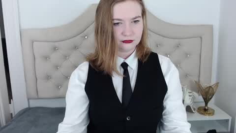 Snapshot of laraflirt chatting on December 12, 8:53 pm LaraFlirt online show from December 12, 8:53 pm