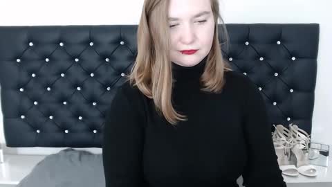 Snapshot of laraflirt chatting on February 12, 12:05 am LaraFlirt online show from February 12, 12:05 am