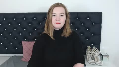 Snapshot of laraflirt chatting on February 12, 11:30 pm LaraFlirt online show from February 12, 11:30 pm