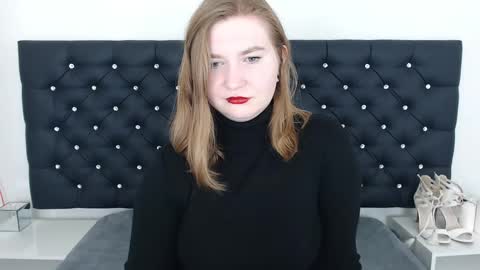 Snapshot of laraflirt chatting on March 5, 8:00 pm LaraFlirt online show from March 5, 8:00 pm