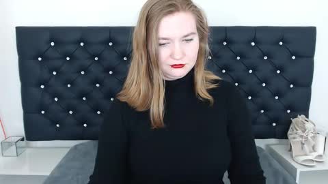 Snapshot of laraflirt chatting on March 6, 12:10 am LaraFlirt online show from March 6, 12:10 am