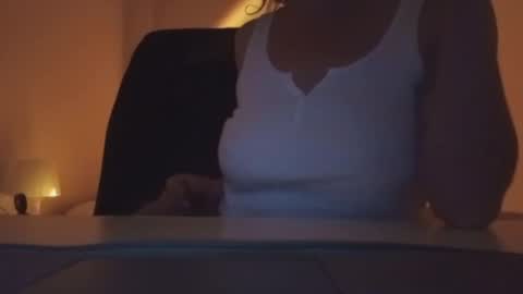 larafox22 online show from April 14, 7:25 am