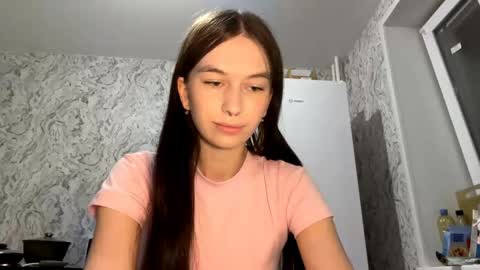 lara online show from April 17, 7:39 pm