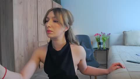 LaraKanes online show from February 17, 8:09 am