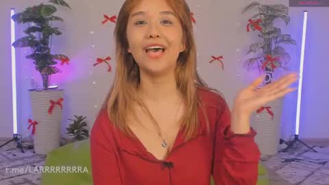 Snapshot of laramiaa chatting on April 21, 2:51 am Lara online show from April 21, 2:51 am