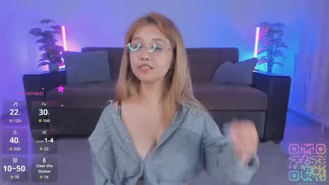 Snapshot of laramiaa chatting on May 10, 7:52 pm Lara online show from May 10, 7:52 pm