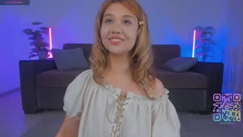 Snapshot of laramiaa chatting on May 16, 10:08 pm Lara online show from May 16, 10:08 pm