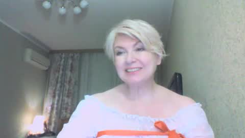 laramrs online show from April 3, 5:55 pm