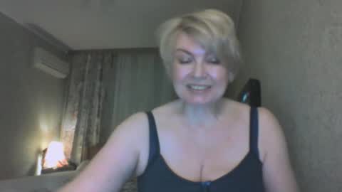 Snapshot of laramrs chatting on April 18, 6:12 pm laramrs online show from April 18, 6:12 pm