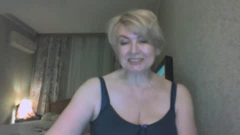 Snapshot of laramrs chatting on April 18, 7:07 pm laramrs online show from April 18, 7:07 pm