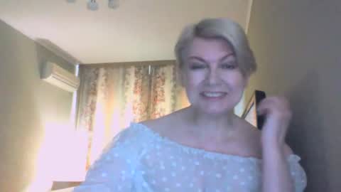 Snapshot of laramrs chatting on April 25, 8:39 am laramrs online show from April 25, 8:39 am