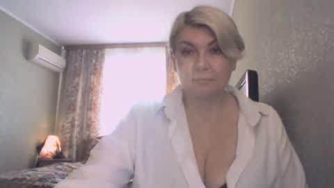Snapshot of laramrs chatting on May 17, 3:30 pm laramrs online show from May 17, 3:30 pm