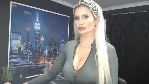 laras_moans online show from December 29, 9:06 am