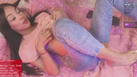 Lara Give it a thumbs up please its important  online show from December 13, 6:10 am