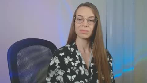 larawintersxxx online show from January 7, 7:49 pm