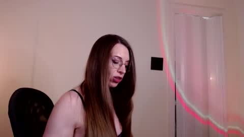 larawintersxxx online show from May 30, 8:50 pm