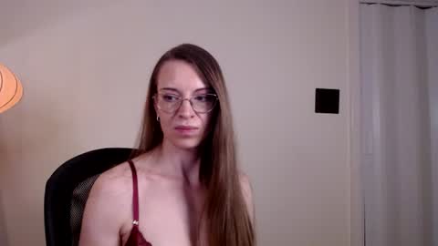 larawintersxxx online show from July 13, 9:06 pm