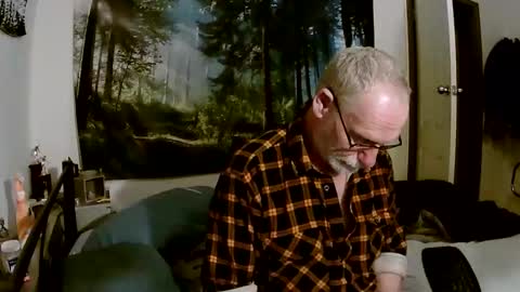 Snapshot of larbie chatting on October 21, 10:49 am Larbie online show from October 21, 10:49 am