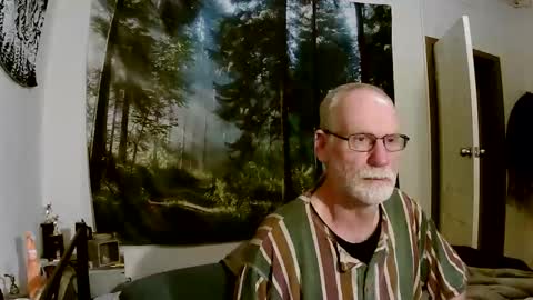 Snapshot of larbie chatting on October 22, 10:37 am Larbie online show from October 22, 10:37 am