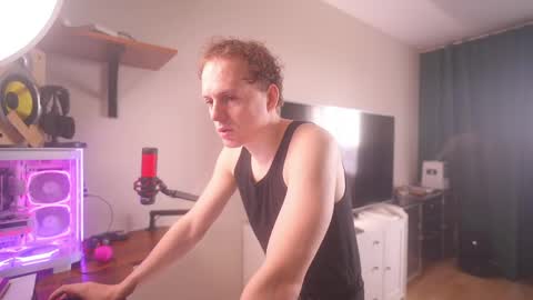 Snapshot of lardy_cock chatting on May 21, 9:38 am Hi u can call me Andy online show from May 21, 9:38 am
