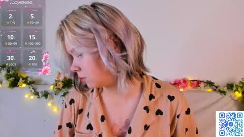 Snapshot of large_ocean chatting on November 6, 1:39 am Rose online show from November 6, 1:39 am