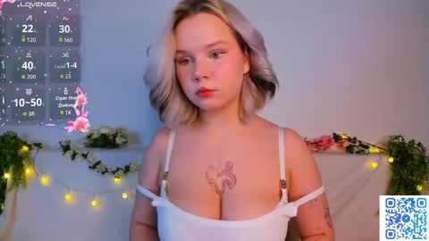 Snapshot of large_ocean chatting on November 7, 10:43 pm Rose online show from November 7, 10:43 pm