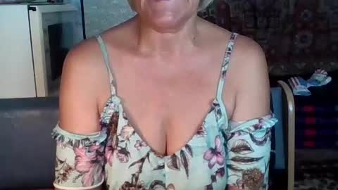 larisaq4ugo24 online show from July 22, 10:07 am