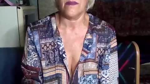 larisaq4ugo24 online show from July 24, 11:52 am