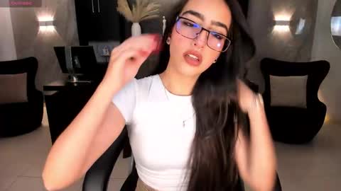 Larisa Smirnov online show from December 23, 4:10 am