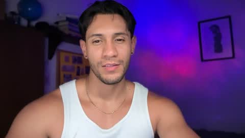 Snapshot of larry_jones chatting on August 7, 10:34 pm andrew online show from August 7, 10:34 pm
