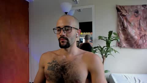 larry_stewart online show from April 12, 5:51 pm