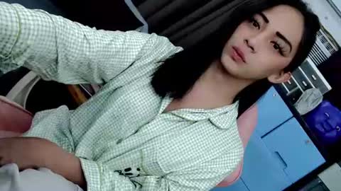 Snapshot of lars_petite_obsession chatting on May 21, 8:49 pm Lars online show from May 21, 8:49 pm