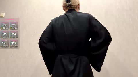 Betty online show from March 6, 9:11 pm