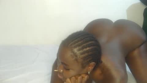 larvy12 online show from April 4, 7:50 am