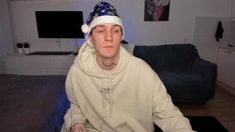 Snapshot of lastnight4you chatting on December 28, 2:11 am acie online show from December 28, 2:11 am