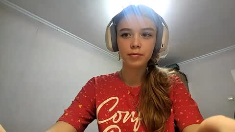 Linet online show from March 28, 10:15 am