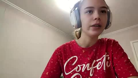 Linet online show from April 6, 9:10 am