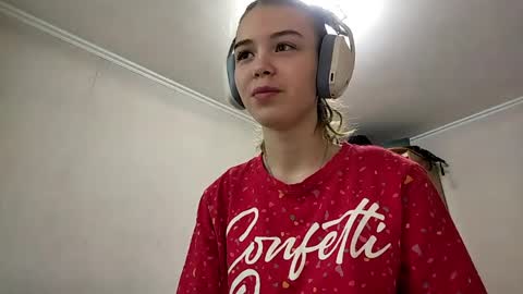 Linet online show from April 8, 9:20 am