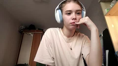 Linet online show from April 13, 8:09 am