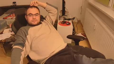 latexboy893 online show from November 26, 11:17 pm